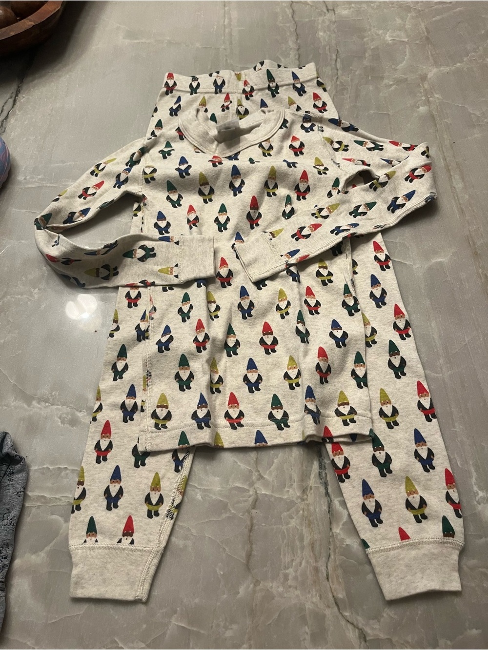 Hanna Andersson Cream Kids Pajama Set with Multicolor Gnomes